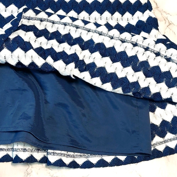 NWT Trina Turk Navy & White Zig-zag Mini dress, Size S - Picture 7 of 8